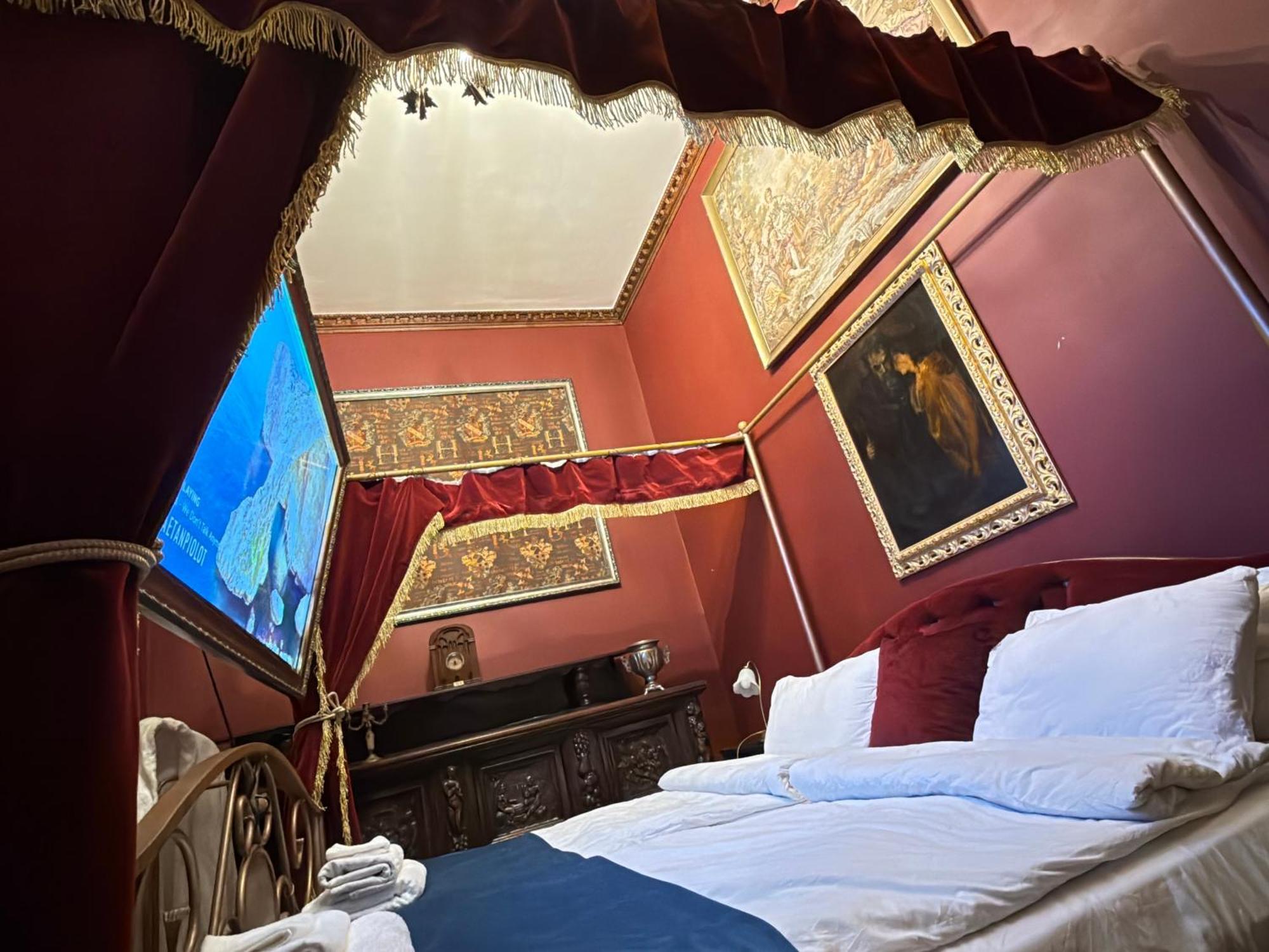 Classic Love Story In Old Cluj I ภายนอก รูปภาพ